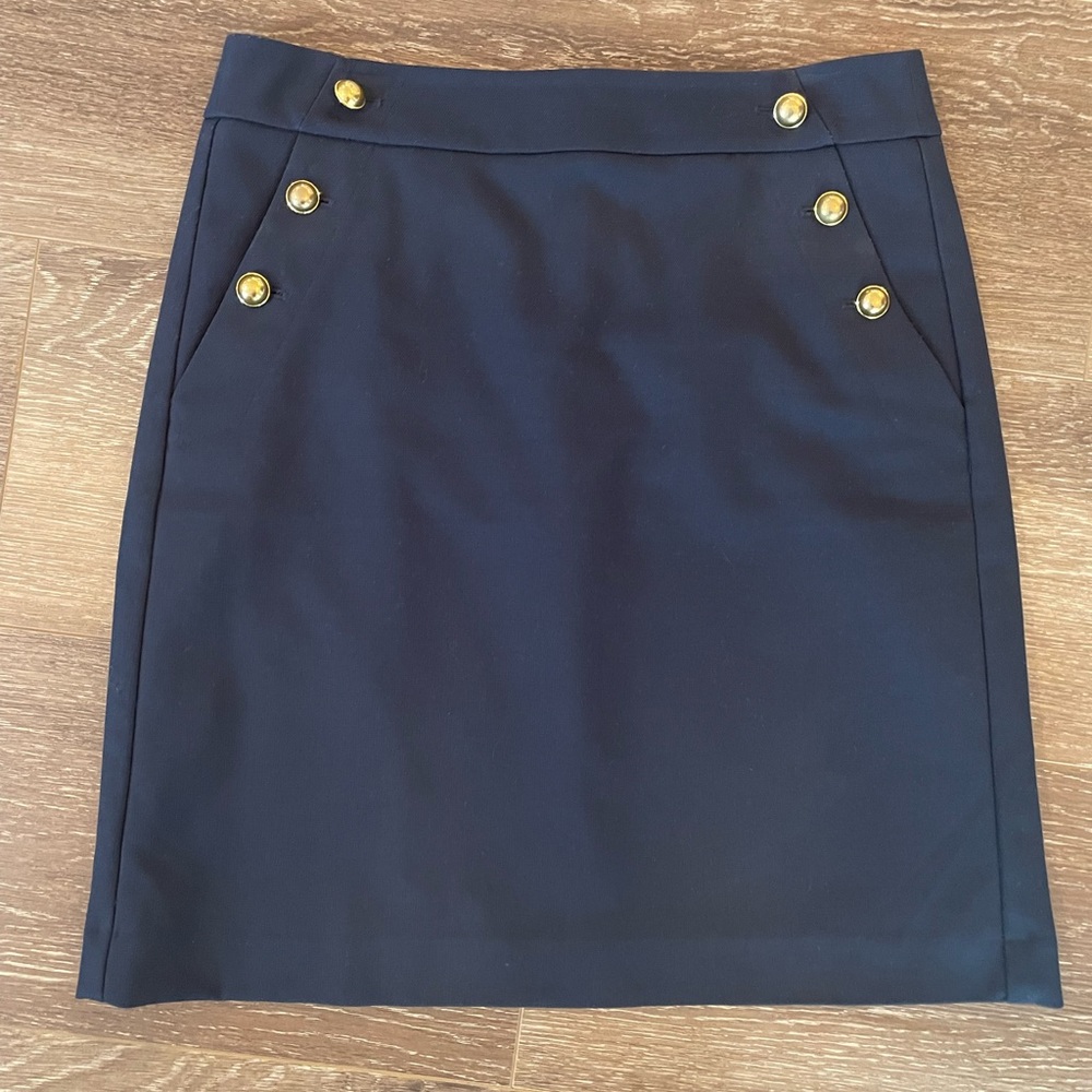 Loft Outlet Sz 8 navy skirt with gold buttons